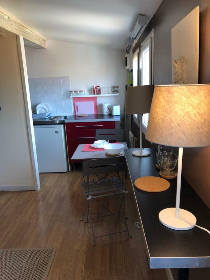 Sous Le Toit Pres De La Cathedrale St.Pierre Appartement Montpellier Buitenkant foto