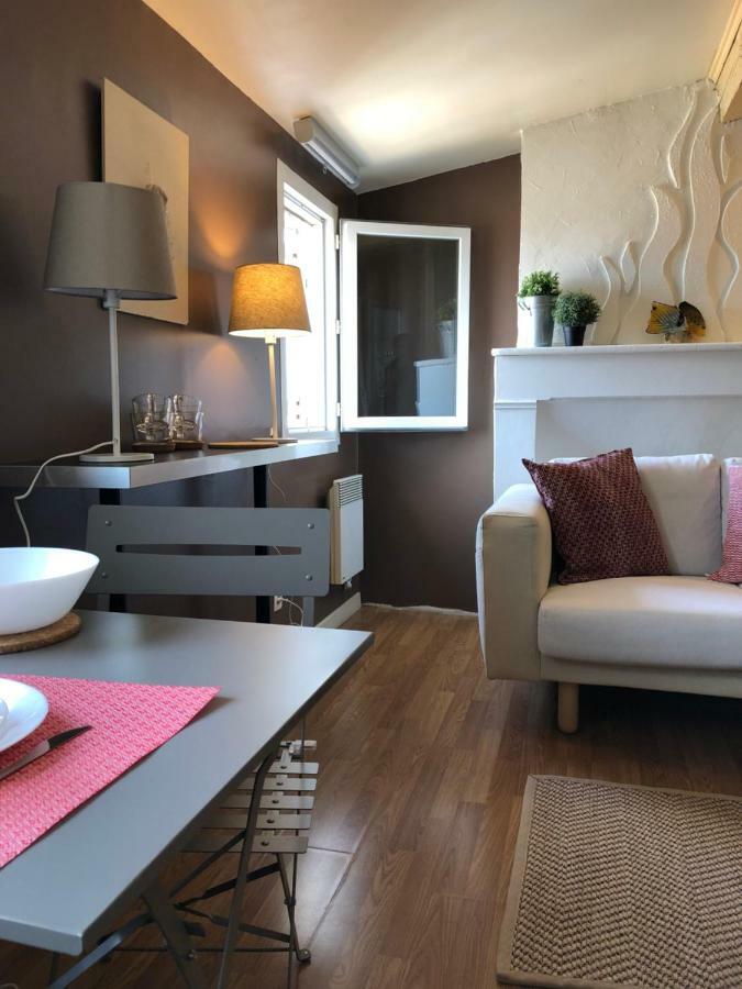 Sous Le Toit Pres De La Cathedrale St.Pierre Appartement Montpellier Buitenkant foto