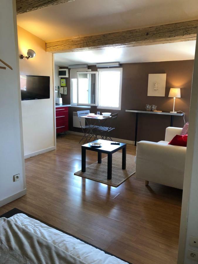 Sous Le Toit Pres De La Cathedrale St.Pierre Appartement Montpellier Buitenkant foto