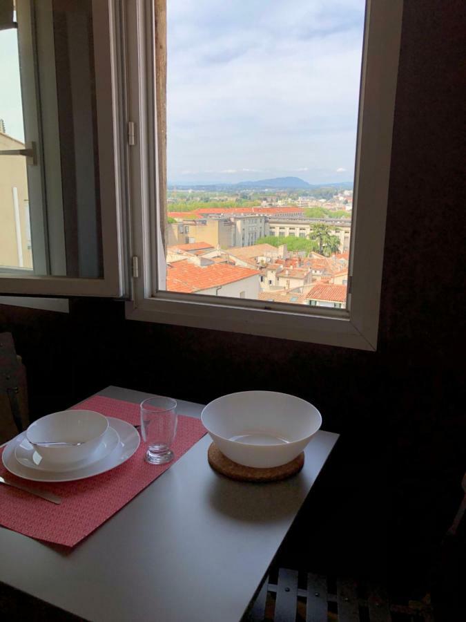 Sous Le Toit Pres De La Cathedrale St.Pierre Appartement Montpellier Buitenkant foto